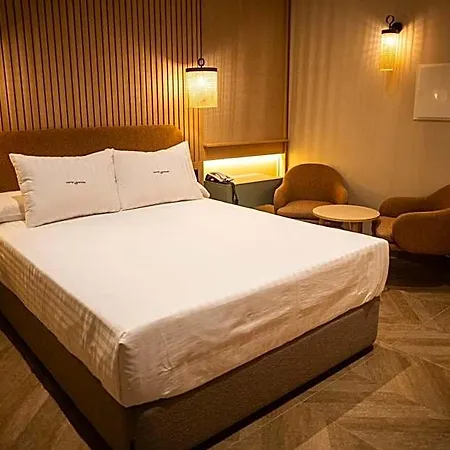 Macami Hotel 2*