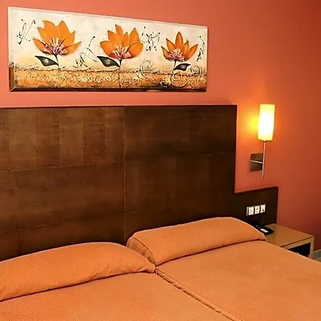 Macami Hotel 2*