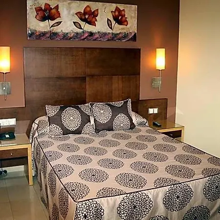 Macami Hotel 2*