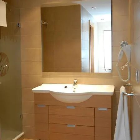 Macami Hotel 2*